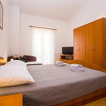Lorena B Apartman