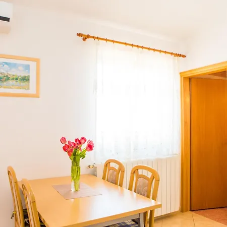 Lorena B Apartment