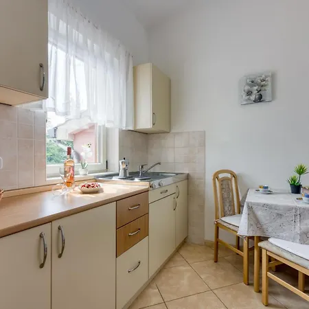 Lorena B Apartment