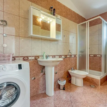 Lorena B Apartment