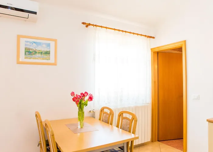 Lorena B Apartman